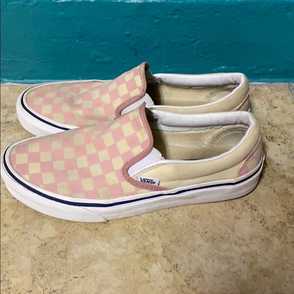 pink checkered vans